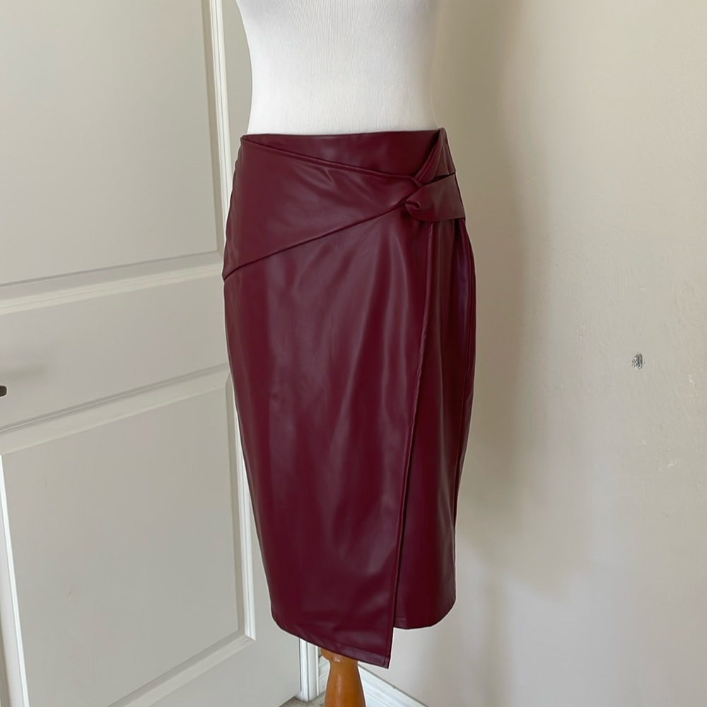 Kate Kason Burgundy Faux Leather Pencil Skirt M medium